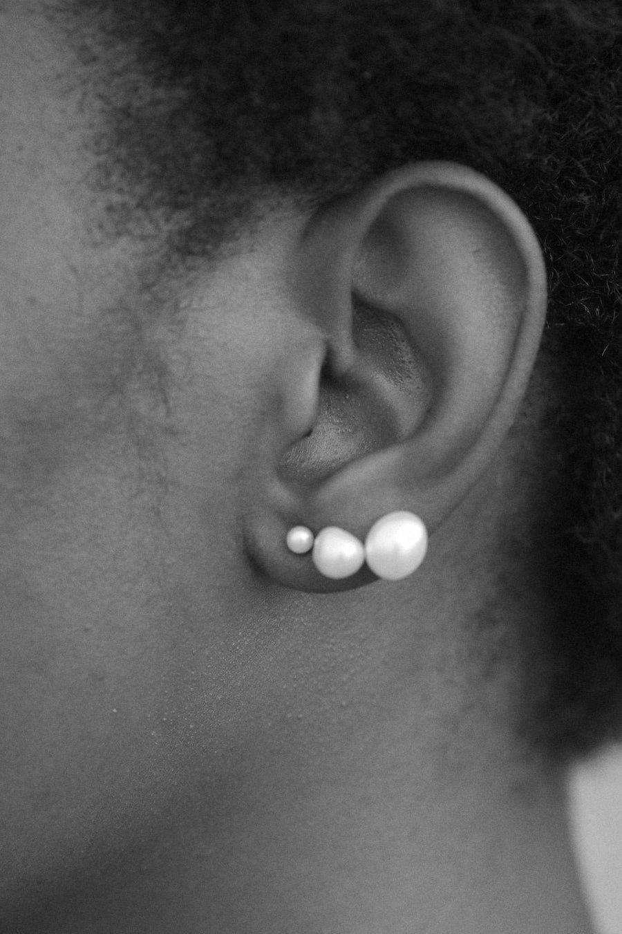 The Petite Earring in Solid Gold - Maris Pearl Co.